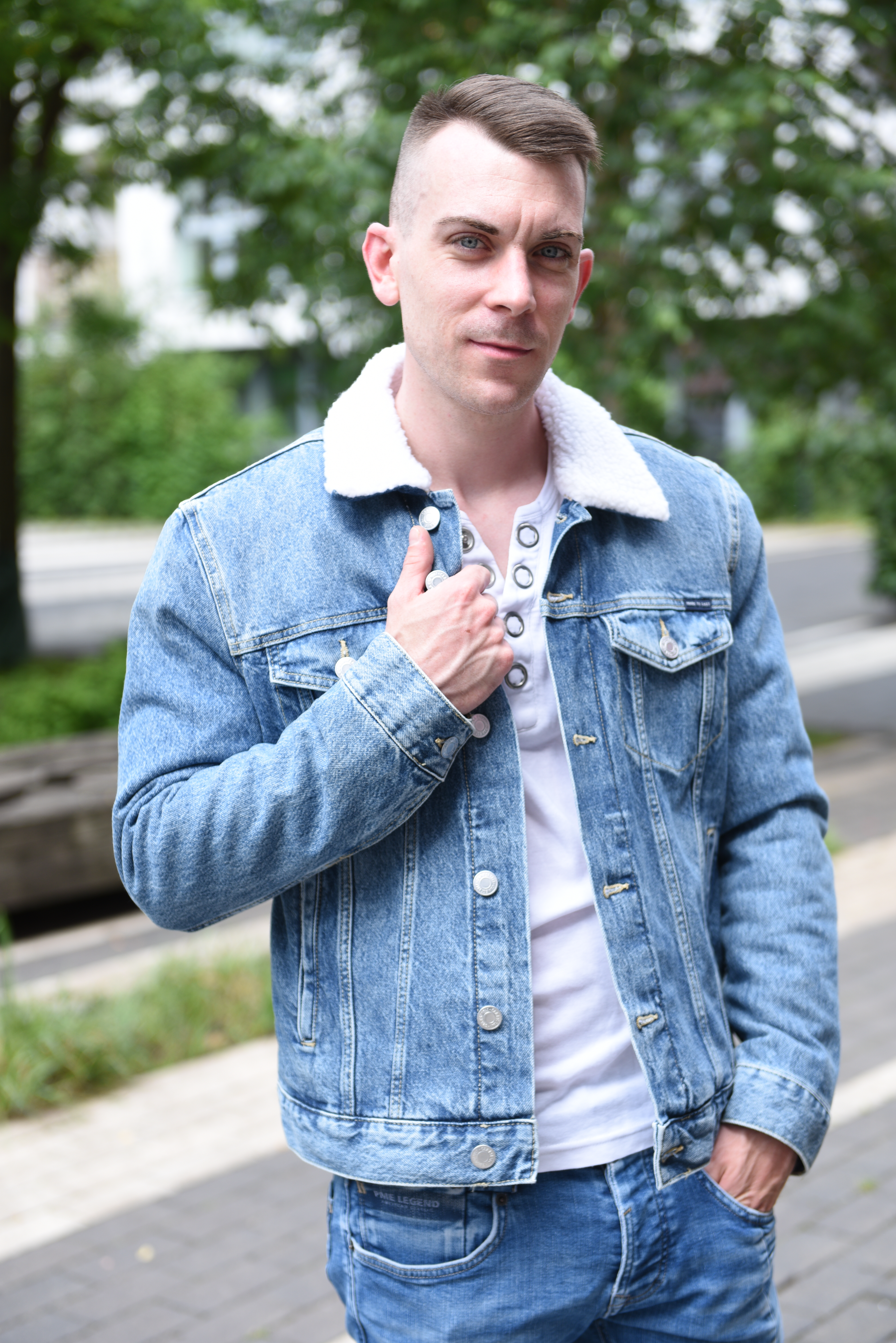Callboy Dennis aus Berlin von Callboyz.net Callboy Dennis aus Berlin von Callboyz.net