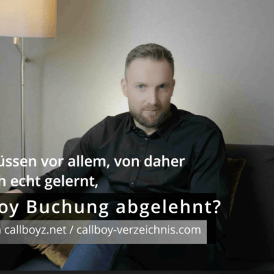Es klingt, als würdest du ein Bild beschreiben, möglicherweise um eine Bildunterschrift, einen Alternativtext oder den Kontext zu erläutern. Hier ist ein Vorschlag für einen Alternativtext/eine Beschreibung für das Bild: „Ein bärtiger Mann sitzt auf einem dunklen Sofa neben einer brennenden Lampe und einer Wasserflasche. Ein deutscher Text über Callboy-Buchungen ist über das Bild gelegt.“ Wenn du übersetzen möchtest oder weitere Details/Erklärungen dazu benötigst, was der „deutsche Text über Callboy-Buchungen“ bedeuten könnte, lass es mich wissen! Ich helfe dir gerne bei: – dem Schreiben deutscher Overlay-Texte zum Thema Callboy-Buchungen. – dem Übersetzen deutscher Ausdrücke. – dem Verfassen von Social-Media-Posts mit dieser Beschreibung. Lass mich wissen, wie du vorgehen möchtest!.